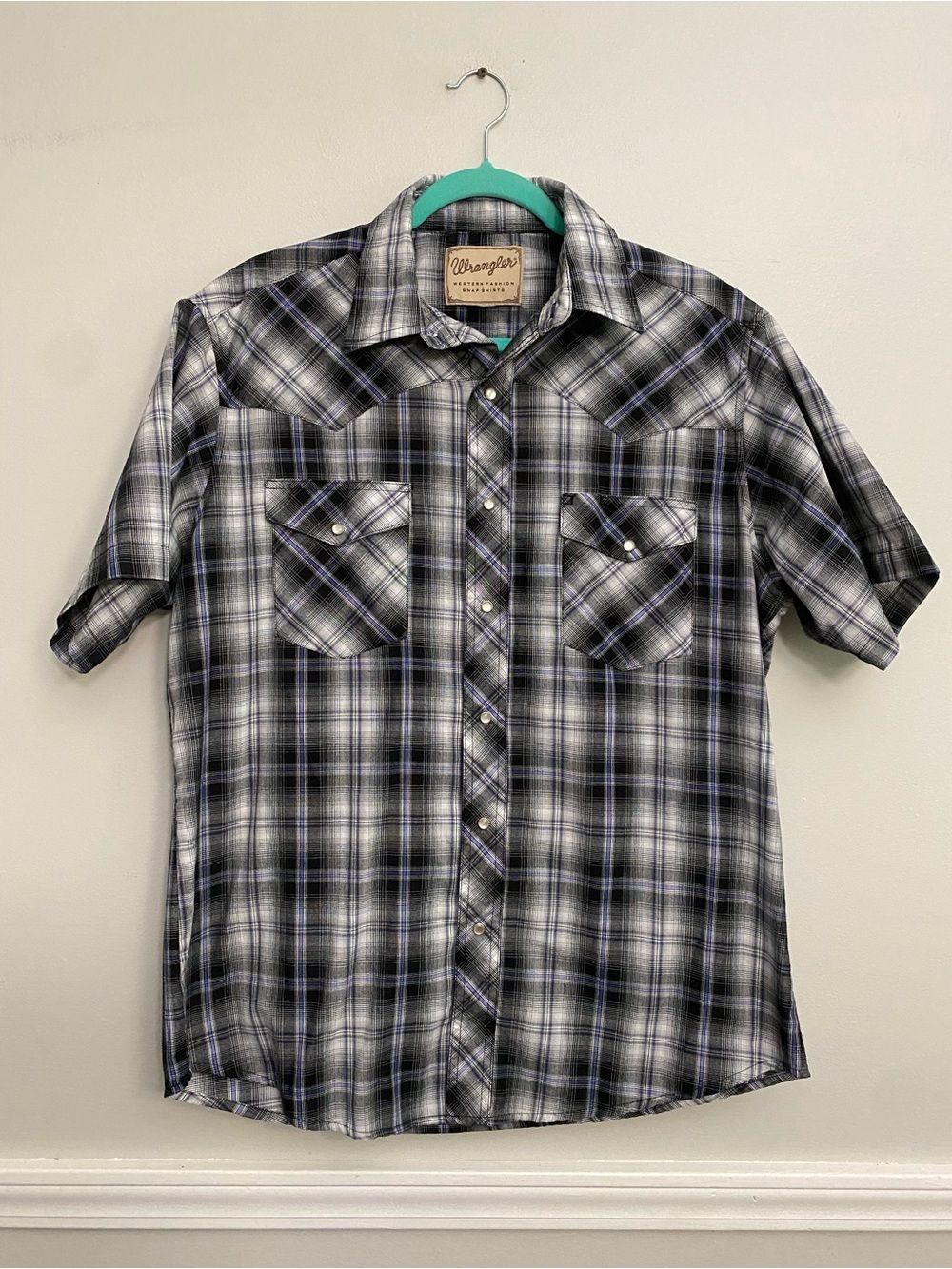 Men’s Wrangler Western Short Sleeve Pearl Snap Plaid - M